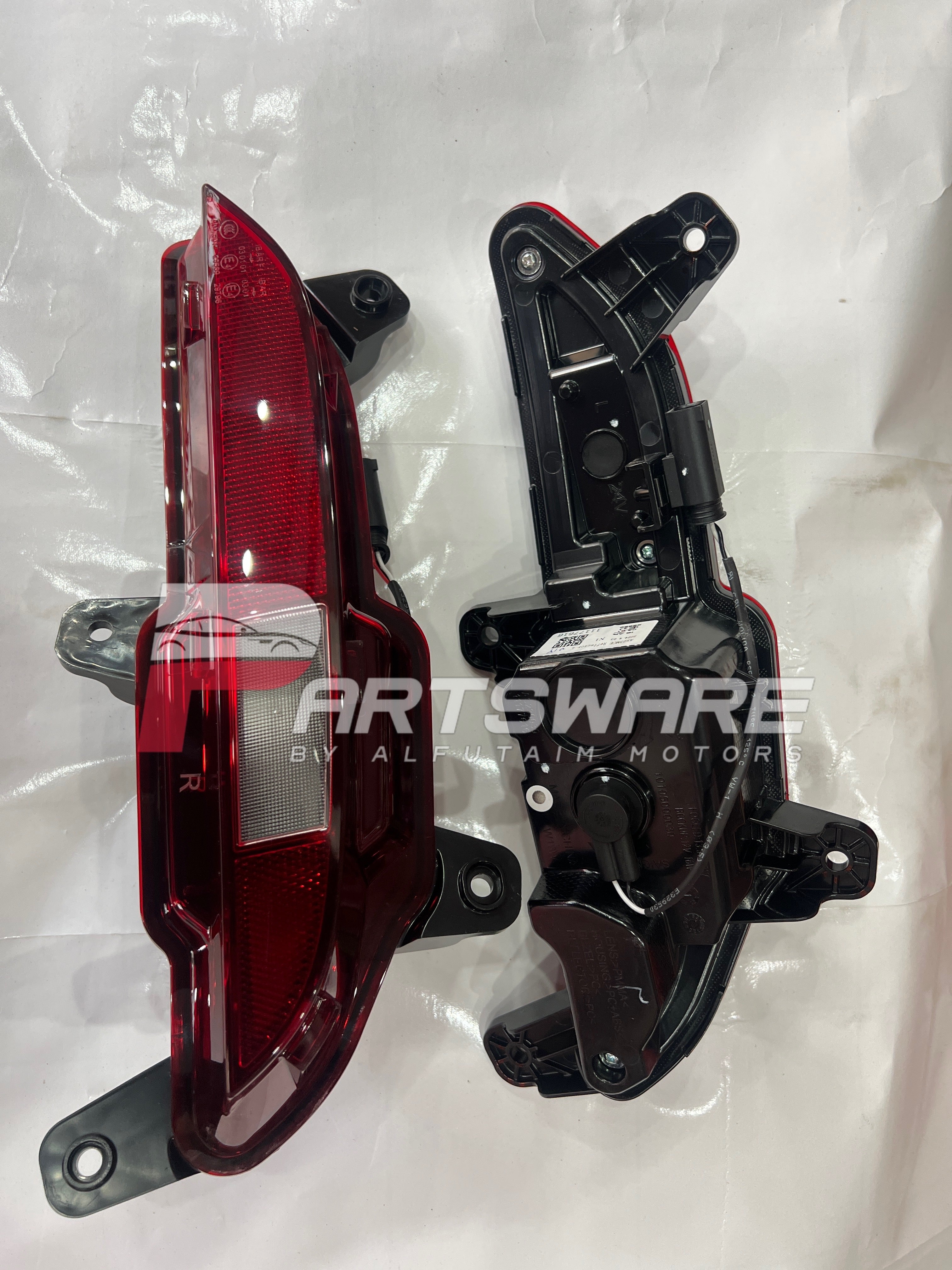 Genuine MG HS PHEV Rear Bumper Reflector – Original MG Part