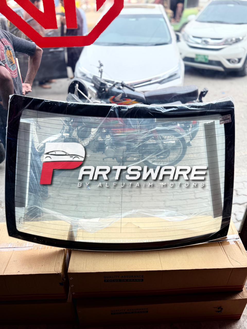 REAR SCREEN COROLLA 18-25