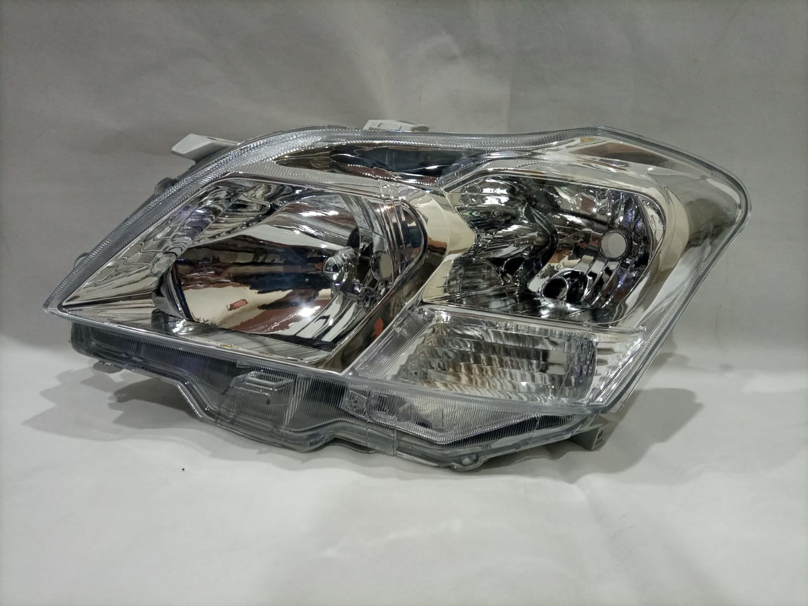 Toyota Premio 2008-09 Headlights